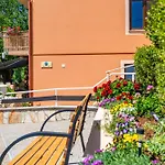 E-m With Private Pool 3* Vinkuran
