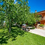 E-m With Private Pool