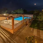 E-m With Private Pool 3*