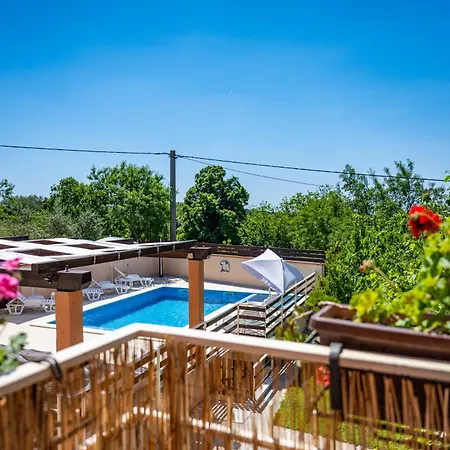 Pensjonat E-m With Private Pool