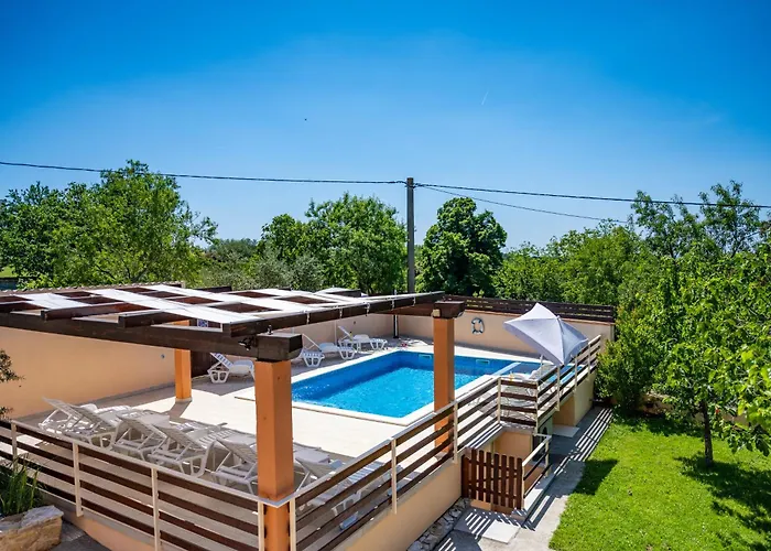 E-m With Private Pool Gostinjska kuća Vinkuran