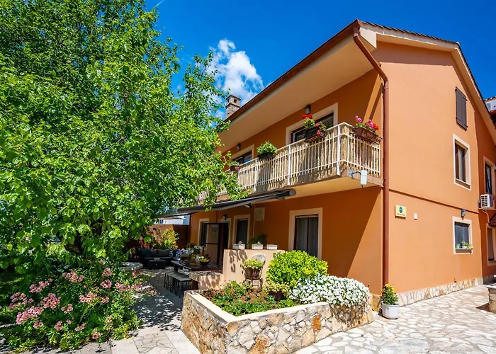 E-m With Private Pool 3*