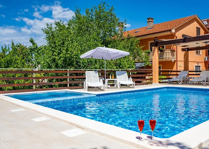 E-m With Private Pool Gostinjska kuća Vinkuran