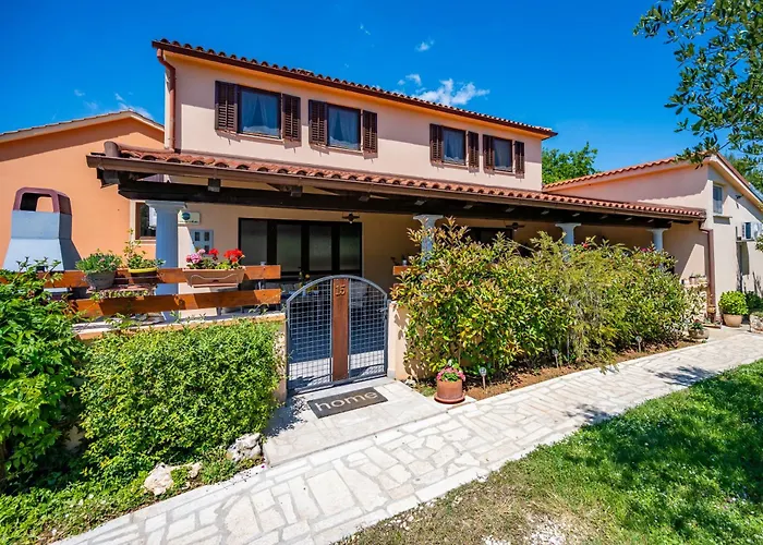 E-m With Private Pool 3*