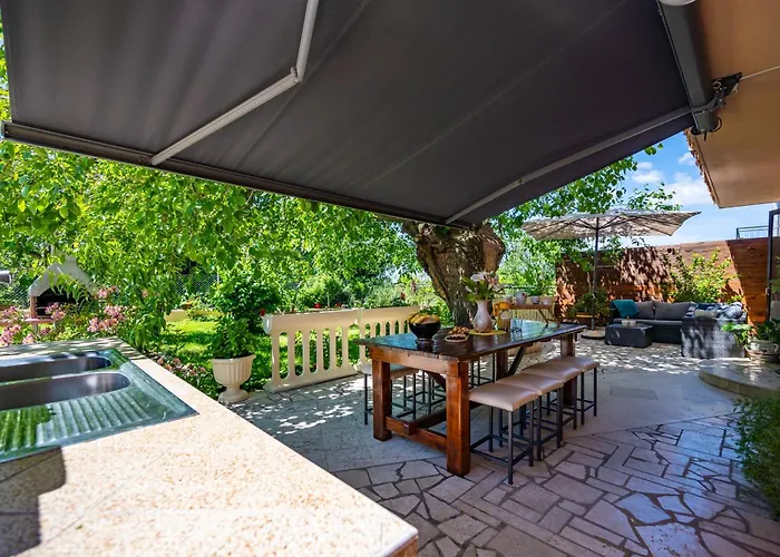 E-m With Private Pool Gostinjska kuća Vinkuran