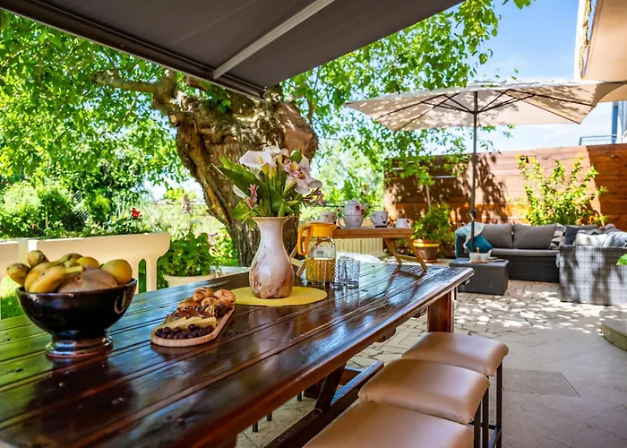 E-m With Private Pool Gostinjska kuća