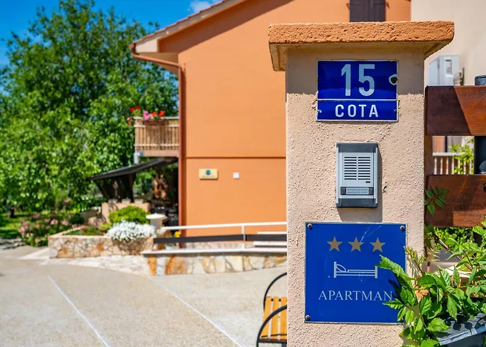 Gostinjska kuća E-m With Private Pool