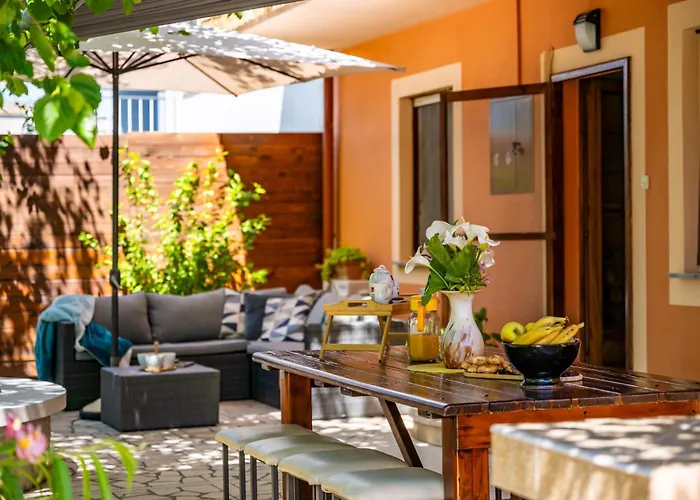 E-m With Private Pool Gostinjska kuća 3*