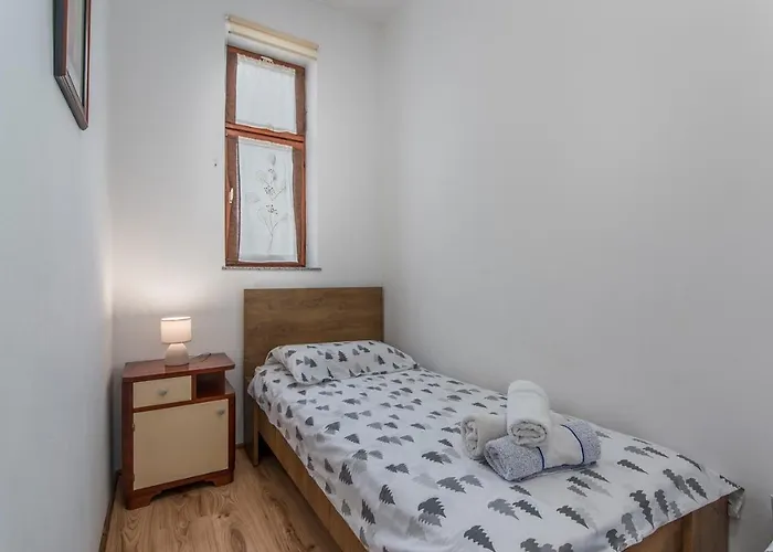 E-m With Private Pool Gostinjska kuća