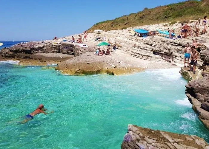 E-m With Private Pool Gostinjska kuća Vinkuran