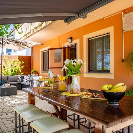 E-m With Private Pool 3*