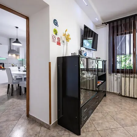 Pensionat E-m With Private Pool 3*