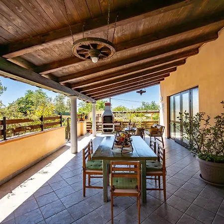 E-m With Private Pool 3*
