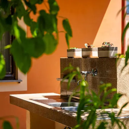 E-m With Private Pool Konukevi Vinkuran