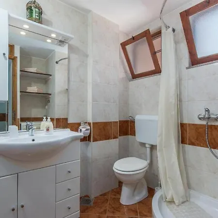 Vendégház E-m With Private Pool Vinkuran