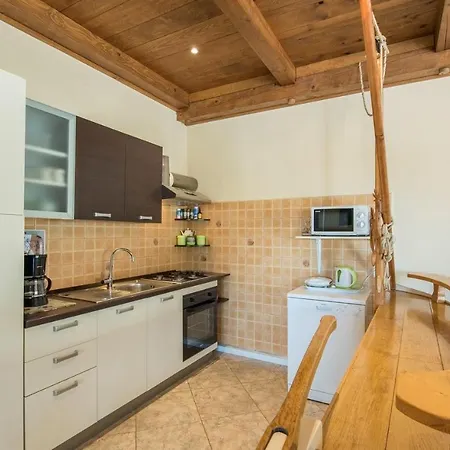 E-m With Private Pool Konukevi