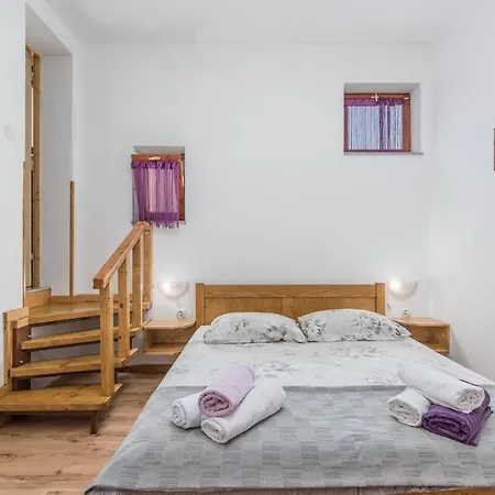 E-m With Private Pool Konukevi