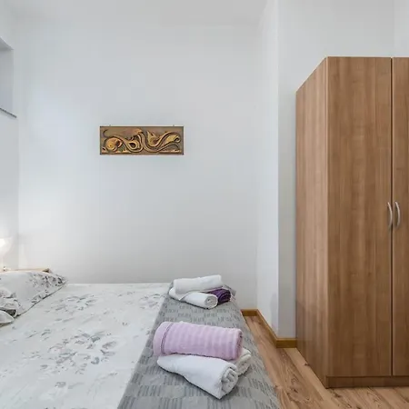 E-m With Private Pool 3*